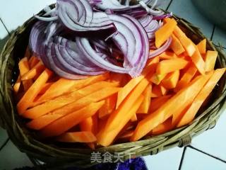 手抓饭的做法步骤：1