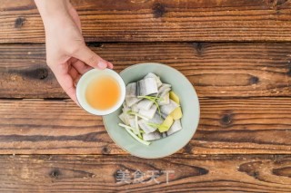 鳗鱼豆腐蒸的做法步骤：1