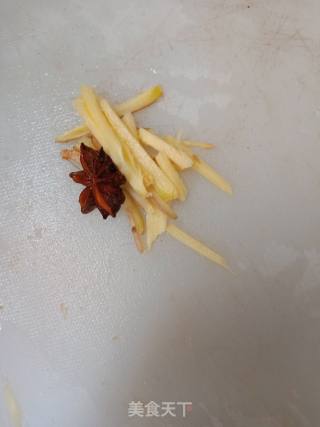 清炒芋头的做法步骤：3