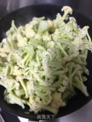 油豆腐炒花菜的做法步骤：5