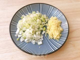 鲜肉小馄饨的做法步骤：1