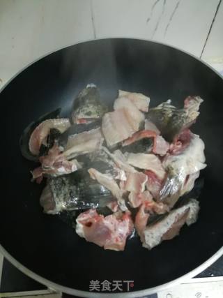 生鱼骨豆腐汤的做法步骤：2