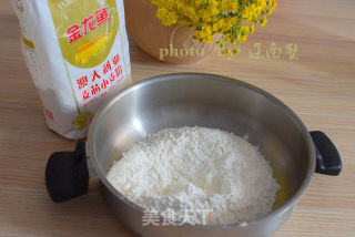 能补钙的芝麻酱花卷的做法步骤：1