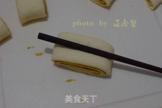 能补钙的芝麻酱花卷的做法步骤：8