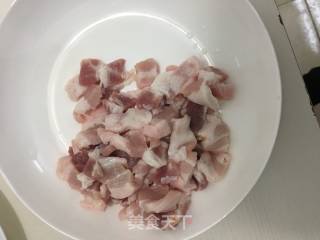 爆炒五花肉的做法步骤：2