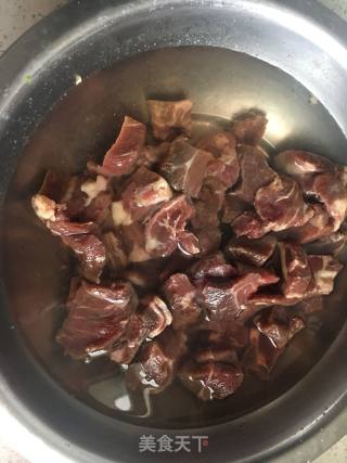 尖椒炒驴肉的做法步骤：1