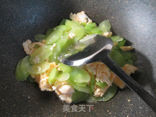 莴笋炒鸭蛋的做法步骤：7