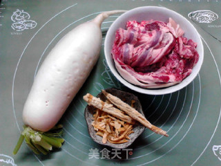 清汤白萝卜炖羊肉的做法步骤：1