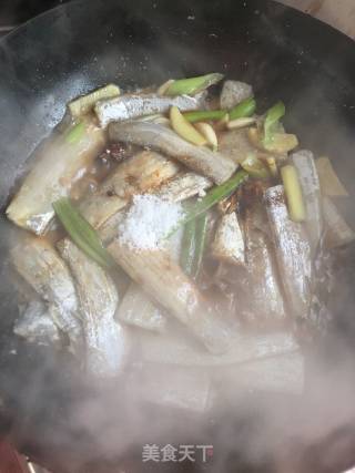 家常炖带鱼的做法步骤：8