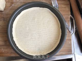 八寸腊肠披萨的做法步骤：7