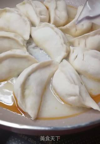 冰花煎饺的做法步骤：4