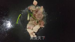韭菜花炒肉片的做法步骤：4