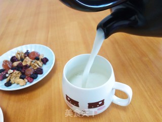 陶瓷烧水壶煮牛奶的做法步骤：5