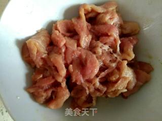 芹菜黄豆芽炒肉的做法步骤：1