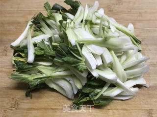 蘑菇炒菜梗的做法步骤：5