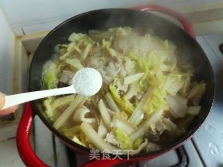 五花肉炖白菜粉条的做法步骤：12