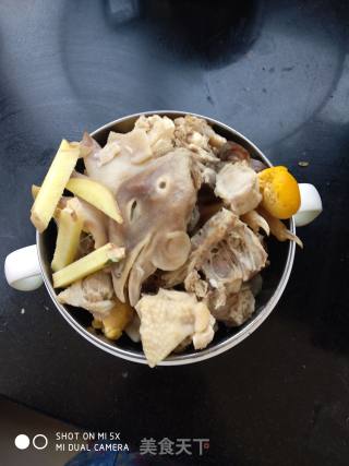 红烧鸡块的做法步骤：1