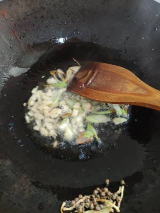 头菜炒粉的做法步骤：6