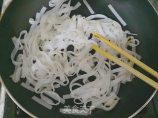 干炒牛河的做法步骤：9