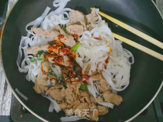 干炒牛河的做法步骤：10
