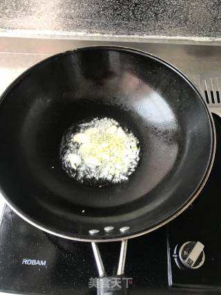 火腿炒腐竹的做法步骤：3