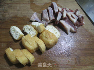 油豆腐腊鸭腿山药汤的做法步骤：2