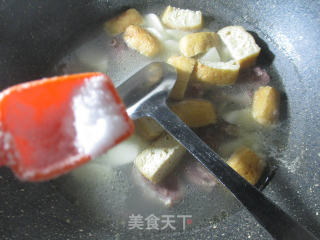 油豆腐腊鸭腿山药汤的做法步骤：4