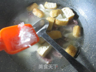 油豆腐腊鸭腿山药汤的做法步骤：5