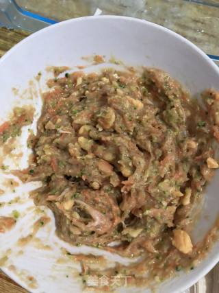 宝宝辅食-馄饨皮版鸡肉卷的做法步骤：1