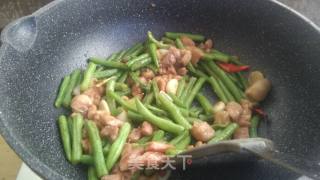 豆角烧鸡肉的做法步骤：11