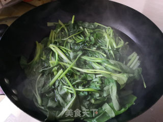 菜心炒木耳的做法步骤：2