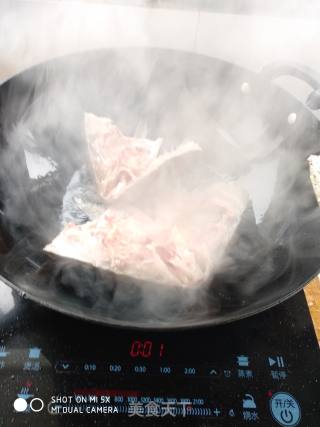 鱼头豆腐汤的做法步骤：3