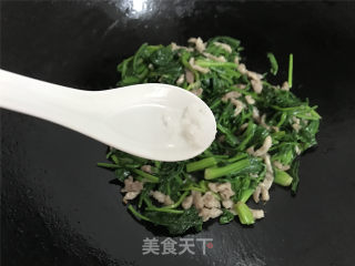 菠菜肉丝的做法步骤：7