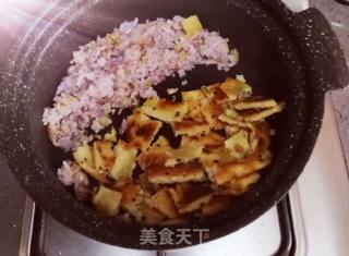 米饭炒饼的做法步骤：3