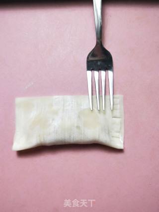 馄饨皮版香蕉派的做法步骤：5