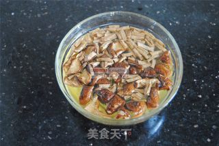 腊味煲仔饭的做法步骤：3