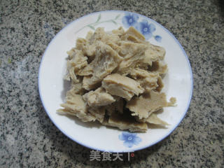 黑木耳烤麸烧娃娃菜的做法步骤：2
