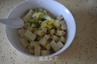 豆腐炒鸡蛋的做法步骤：2