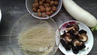 萝卜丸子炖粉条的做法步骤：1