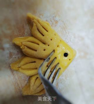小金鱼馒头的做法步骤：9