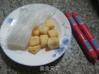 小油豆腐火腿肠煮粉丝的做法步骤：1