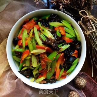 芹菜萝卜炒木耳的做法步骤：10