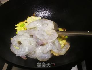 清炒虾仁的做法步骤：3