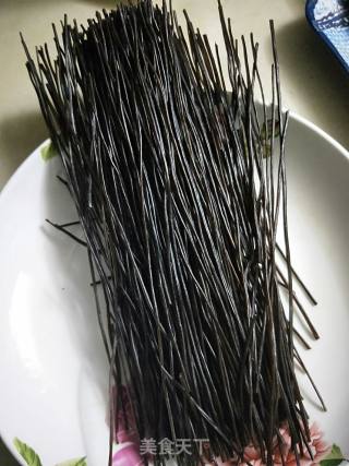 凉拌蕨根粉的做法步骤：1