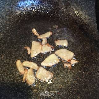 萝卜炒牛肉的做法步骤：2