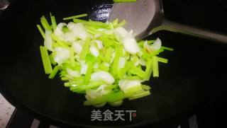 西芹百合的做法步骤：4