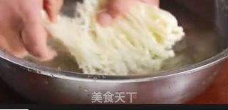 白菜不要在炖豆腐了，这样做白菜，营养均衡又保持蔬菜鲜味！的做法步骤：2