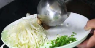 白菜不要在炖豆腐了，这样做白菜，营养均衡又保持蔬菜鲜味！的做法步骤：7
