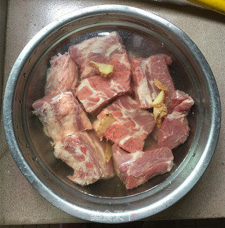 酱骨架的做法步骤：2