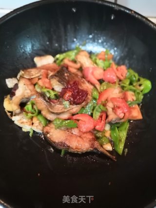 青椒西红柿烧草鱼的做法步骤：5